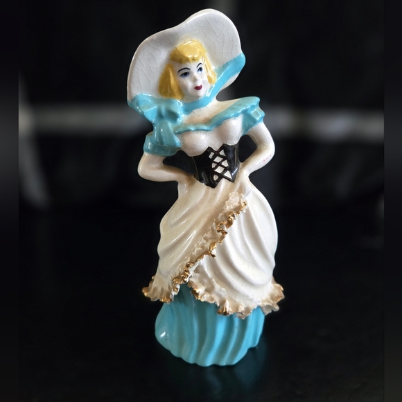 vintage 20s-30s porcelain figurine of a Spanish dancer EUC - Picture 6 of 6